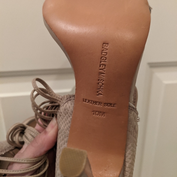 New Badgley Mischka dressy heels in nude/taupe - Picture 6 of 7